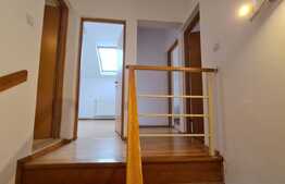 Casa 96 mp, 4 camere, 2 parcari, 100 mp teren, zona Sanex