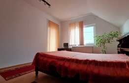 Casa 96 mp, 4 camere, 2 parcari, 100 mp teren, zona Sanex