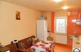 Vanzare 3 camere decomandate + 20 mp boxa pentru depozitare, integral renovat