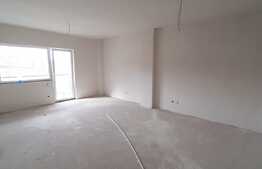 Terasa 12 mp, etaj intermediar, lift, zona Tauti