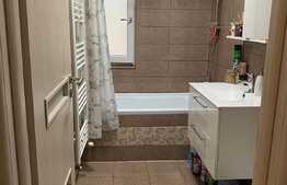 Apartament modern, parcare, etaj intermediar, zona Eroilor