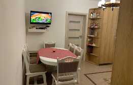 Apartament modern, parcare, etaj intermediar, zona Eroilor