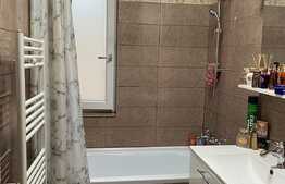 Apartament modern, parcare, etaj intermediar, zona Eroilor