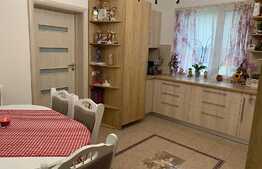 Apartament modern, parcare, etaj intermediar, zona Eroilor