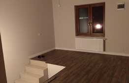 Casa de vanzare, 193 mp, 700 mp teren, zona retrasa, exclusiv de case!