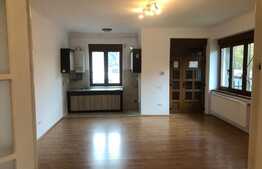 Apartament de inchiriat, 56 mp, parcare, zona Hotel Napoca, potrivit pentru sediu birouri