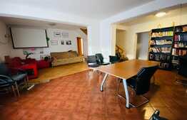 Casa individuala, 8 camere, 350 mp, curte de 350 mp, parcare, garaj, zona strazii Marginasa
