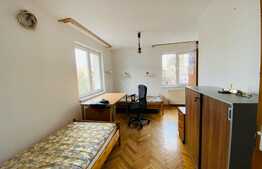 Casa individuala, 8 camere, 350 mp, curte de 350 mp, parcare, garaj, zona strazii Marginasa