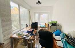 Casa individuala, 8 camere, 350 mp, curte de 350 mp, parcare, garaj, zona strazii Marginasa