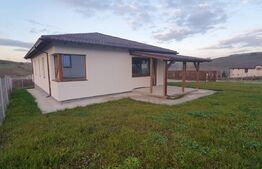 Casa pe un nivel, 94 mp utili, 585 mp teren, Corusu