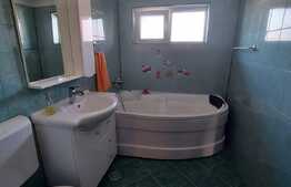 Oportunitate! 4 camere, scara interioara, 130 mp., zona Teilor!