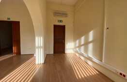 Cladire istorica Ultracentrala, 600 mp, ideal clinica sau sediu de firma