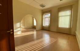 Cladire istorica Ultracentrala, 600 mp, ideal clinica sau sediu de firma