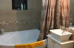 Apartament de lux, 3 camere, 93 mp, terasa+balcon inchis, garaj subteran, zona Florilor!