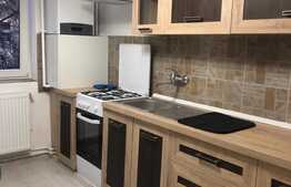 Apartament de inchiriat cu 3 camere decomandate, 60 mp, loc de parcare, zona Unirii