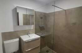Apartament renovat, parcare, debara, electrocasnice noi, etaj intermediar, zona Terra