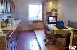 3 camere, decomandat in zona strazii Jiului, parter inalt