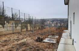 De vanzare casa tip duplex, semifinisat, 120 mp utili,125 mp teren,Exterior Est