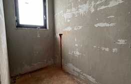 Casa cuplata cu 152 mp utili, garaj , priveliste , 370 mp teren, zona VIVO!