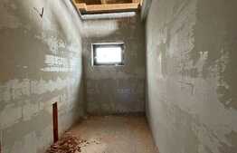 Casa cuplata cu 152 mp utili, garaj , priveliste , 370 mp teren, zona VIVO!