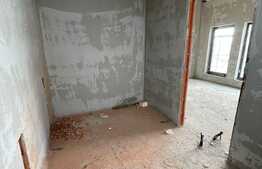 Casa cuplata cu 152 mp utili, garaj , priveliste , 370 mp teren, zona VIVO!