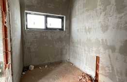 Casa cuplata cu 152 mp utili, garaj , priveliste , 370 mp teren, zona VIVO!