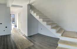 Casa 4 camere, tip duplex, finisat, 110 mp, 300mp teren liber Sanpetru 