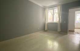 Apartament 3 camere, central, etaj intermediar, ideal pentru investitie