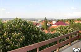 Apartament cu 4 camere, 140 mp! Ideal pentru o familie/protocol !!!