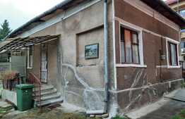 De vanzare casa individuala demolabila,100 mp utili, 382 mp teren