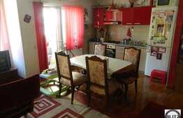 Apartament de vanzare 3 camere, 63 mp, zona Sesul de Sus! Loc parcare!