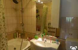 Apartament de vanzare 3 camere, 63 mp, zona Sesul de Sus! Loc parcare!