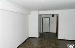 1 camera de vanzare, 38.7 mp , cu balcon, finisat nou