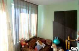 Apartament cu 3 camere, situat la etaj intermediar