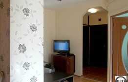 Apartament cu 3 camere, situat la etaj intermediar