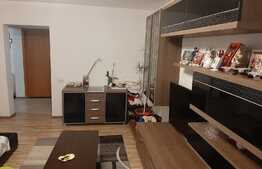 Apartament 3 camere, 70 mp, decomandat, parcare, zona Astra