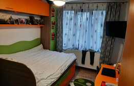 Apartament 3 camere, 70 mp, decomandat, parcare, zona Astra