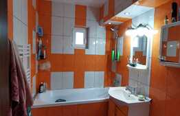 Apartament 3 camere decomandate, 2 bai, balcon, garaj