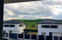 Case individuale in ansamblu, cu panorama excelenta, 170 mp utili, 450 mp teren, utilitati!