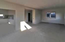 Case individuale in ansamblu, cu panorama excelenta, 170 mp utili, 450 mp teren, utilitati!