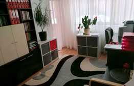 Apartament 3 camere, decomandat, 56 de mp, loc de parcare, zona Campului