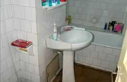 De vanzare apartament cu 4 camere, partial mobilat, zona FSEGA