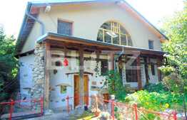 Casa deosebita, 200 mp utili, teren 400 mp, zona Faget