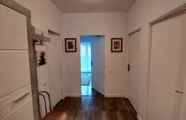 Apartament modern, 2 camere, 52 mp, parcare, zona Teilor