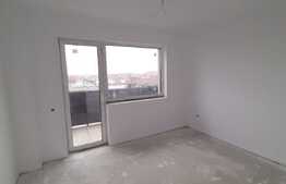 Apartament 3-4 camere, 2 bai, balcon de 15 mp, incalzire in pardoseala, loc pentru boxa, pereti zugraviti, zona Tauti