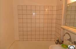 Garsoniera, 30,70 mp utili, partial mobilata, zona strazii Parang