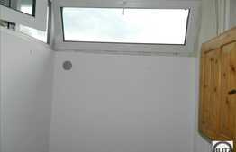 Garsoniera, 30,70 mp utili, partial mobilata, zona strazii Parang