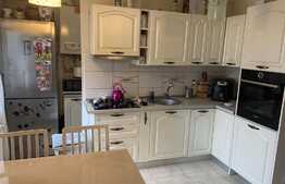 Apartament spațios cu 4 camere, 99 mp, boxa, parcare, zona Noua