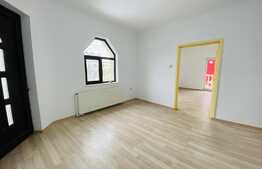 Casa individuala cu 8 camere, 250 mp utili, garaj, curte, zona strazii Traian 