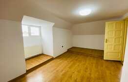 Casa individuala cu 8 camere, 250 mp utili, garaj, curte, zona strazii Traian 